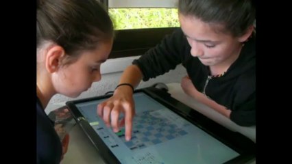 Chess "Revers" Engine / Girls playing . France Hyères