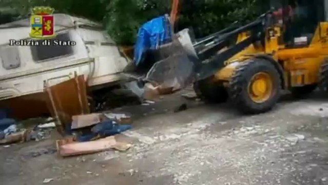 Foro Italico, sgomberate 25 baracche abusive e identificati 50 nomadi rumeni