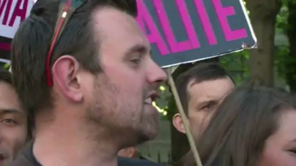 "Satisfaits", les pro-mariage pour tous attendent la PMA