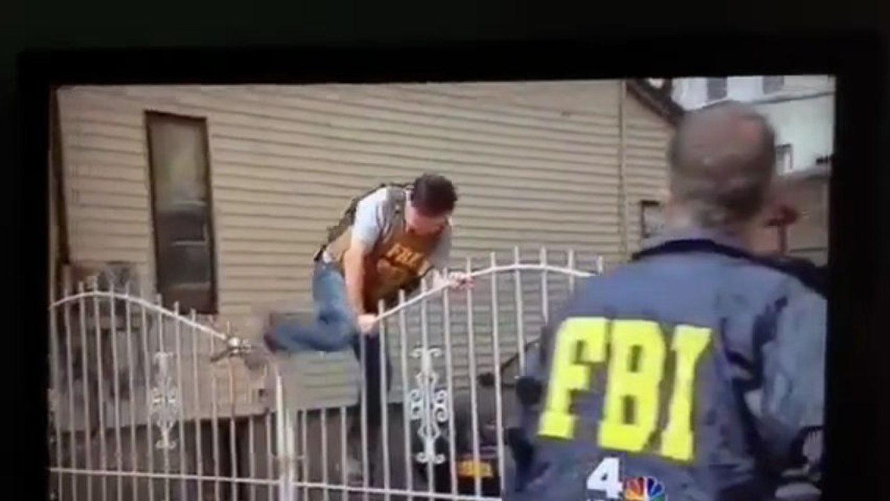 FBI Agent In Action :)