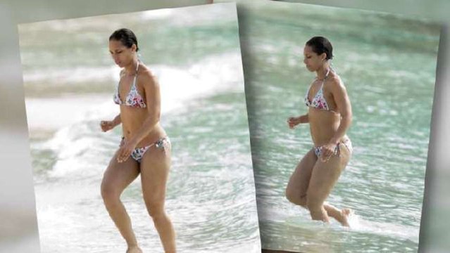 Alicia Keys Shows Off Bikini Bod