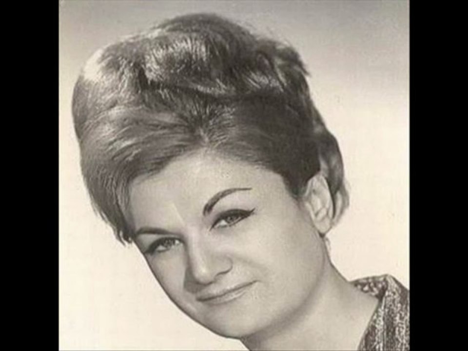 nezahat bayram-cevizin yaprağı dal arasında.wmv