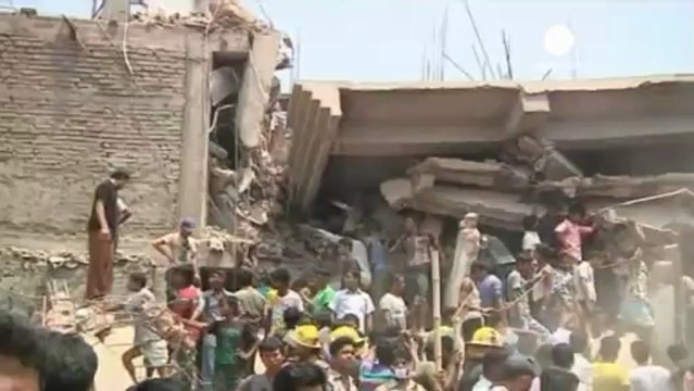 Bangladesh: decine di morti e feriti epr il crollo di in...
