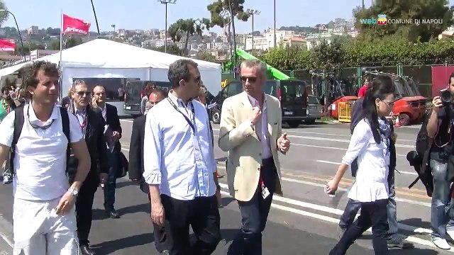 Napoli - Spettacolo America's Cup, in migliaia sul lungomare (20.04.13)