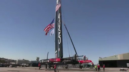Coupe de l'America: Oracle Team USA lance son nouveau bateau