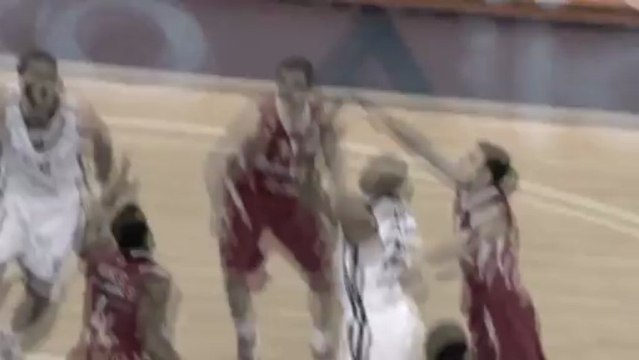 I feel Devotion - Playoffs Game 4 - Kyle Hines - Olympiacos Piraeus