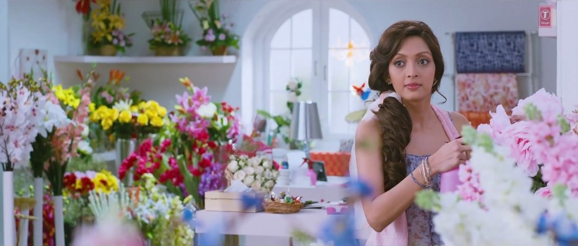 Saadi Galli Aaja from Nautanki Saala - Full Song