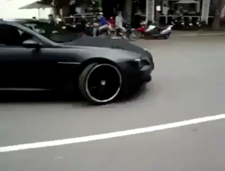 BMW M6 driver fail crash