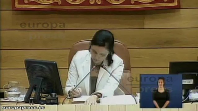 Beiras se encara con Feijóo y golpea su escaño