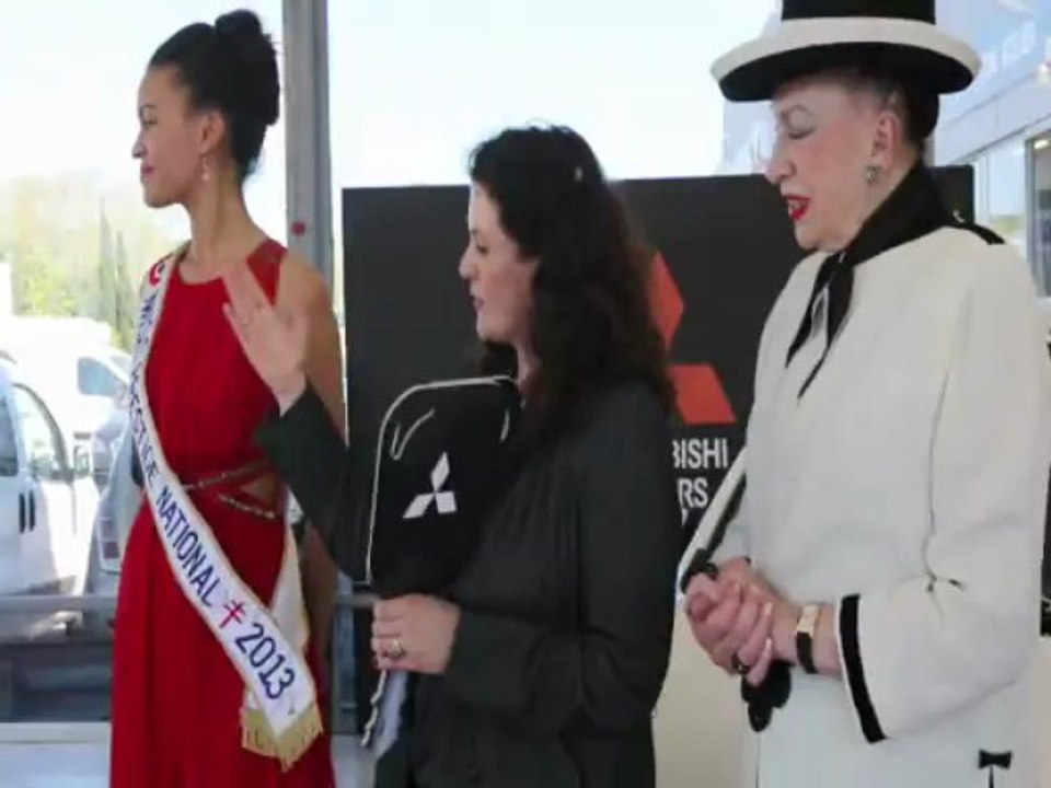 Auline Grac "Miss prestige National" et Geneviève de Fontenay