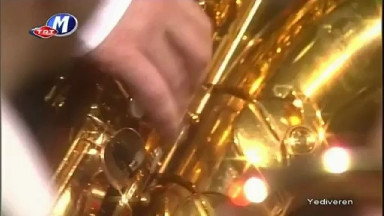 02 musa eroğlu karşıdan geliyor da bir çift araba - nem kaldı yediveren