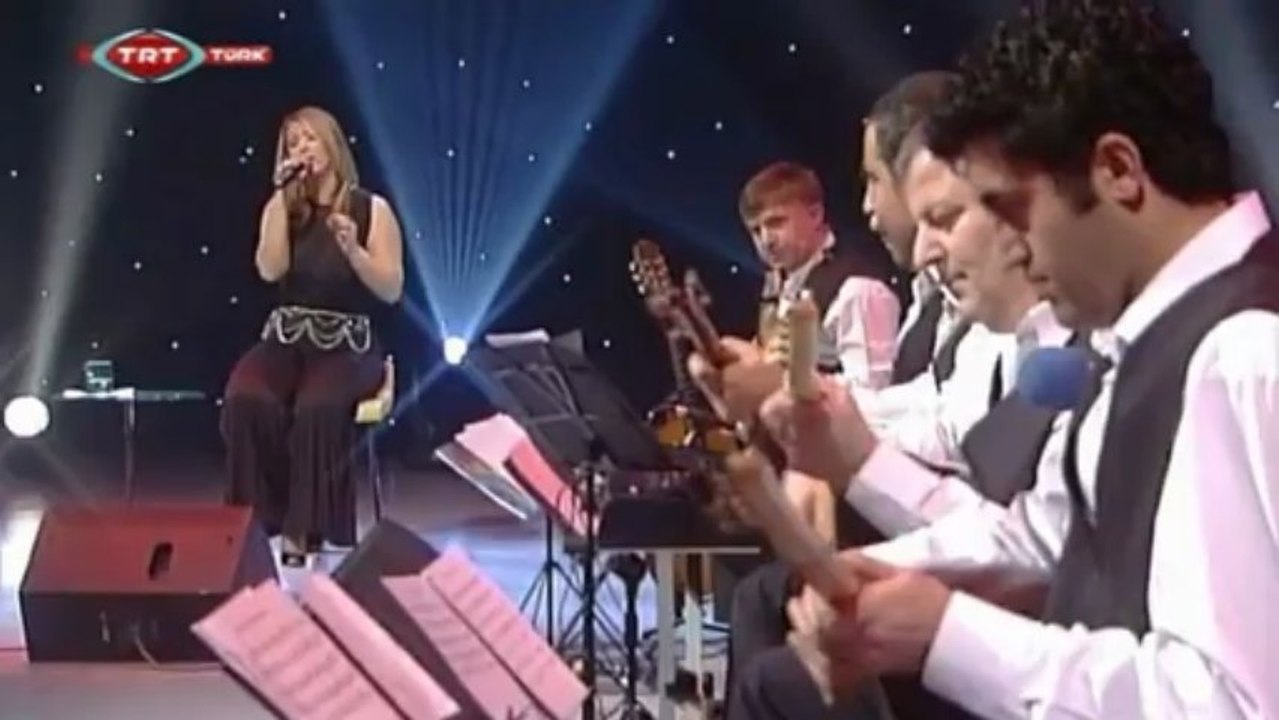 03 nilgün kızılcı oğlanda kolunu sallama - yediveren