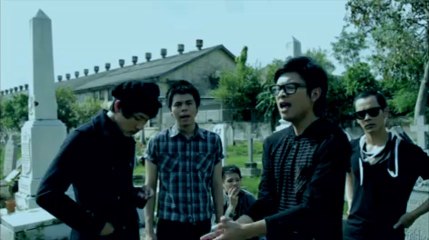 The Yers - การสื่อสาร