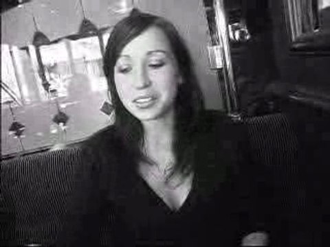 Deux jeunes filles...