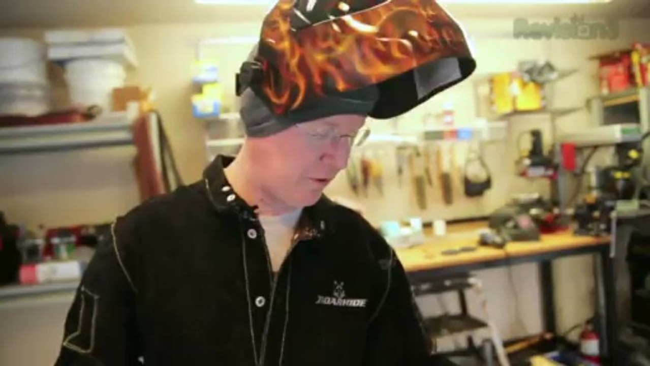 How to Weld - Part 2 - GeekBeat.TV