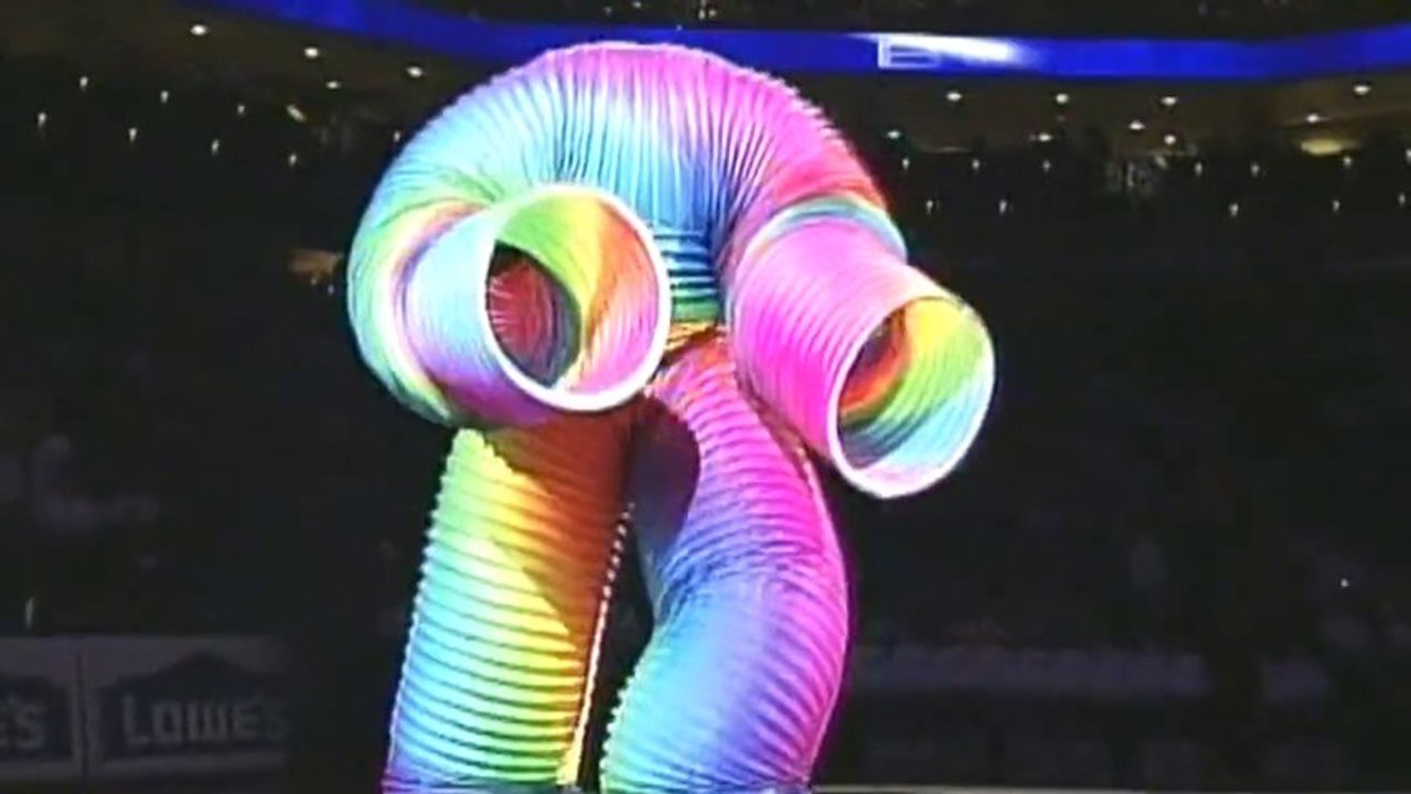 NBA Bobcats Halftime Entertainment ~ Human Slinky