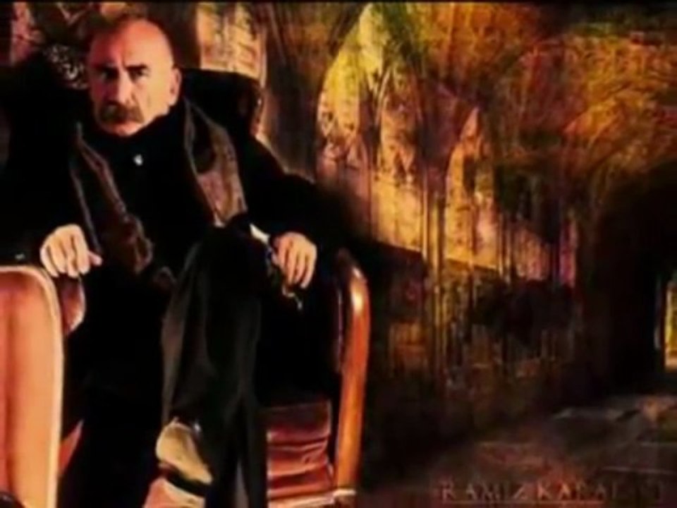 Tuncel Kurtiz - Saat On İkiyi Beş Geçiyordu