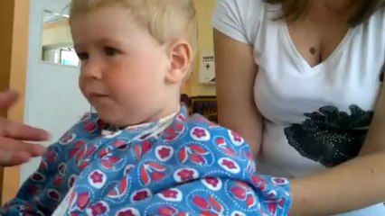 Andi, Prima data la frizer