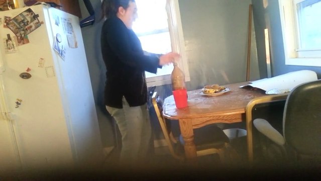 Жена плюс кола и ментос / Wife, coke, mentos