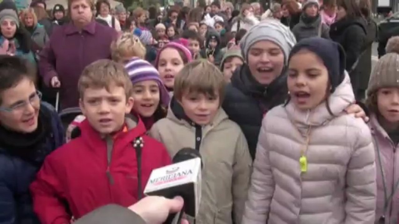 I bambini della Franchetti in corteo al grido: "ridateci la nostra scuola"