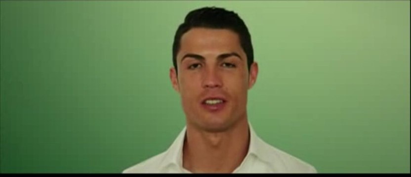Cristiano Ronaldo assina pelo Sporting Clube de Portugal