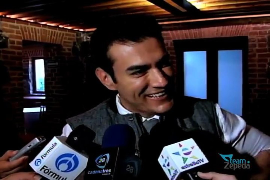 David Zepeda @davidzepeda1 manda su corazón como otros artistas || EH