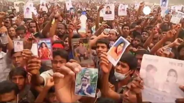 Bangladesh : deux hommes arrêtés après l'effondrement...