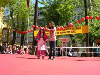 ŞİİR İŞTE BÖYLE OKUNUR...ATATÜRK DİYORKİ.. !