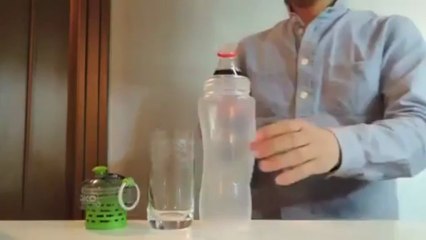 Le filtre OKO rend le Coca-Cola totalement transparent