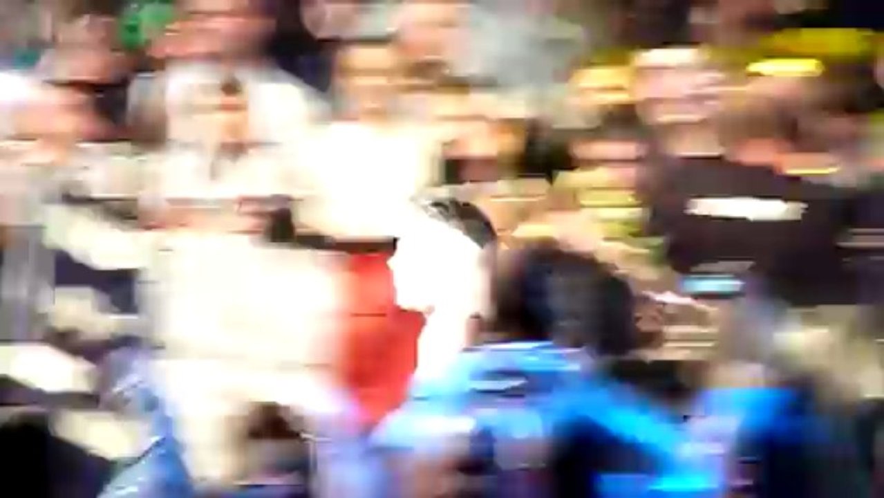 01 - Lilian Garcia présente Santino Marella avec Alex Riley contre Epico et Primo.