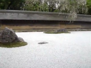 Le jardin sec  (kare-sansui) du temple Ryōan-ji