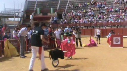 PERERA ACERCA EL TOREO A LOS NIÑOS DE LA ALGABA