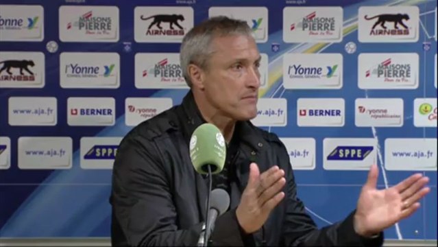 Conférence de presse AJ Auxerre - Châteauroux : Bernard CASONI (AJA) - Didier THOLOT (LBC) - saison 2012/2013