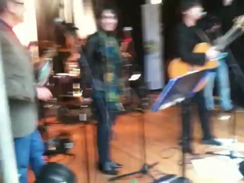 I Wanna Hold Your Hand (Beatles cover) par Richard Neale au Printemps de Bourges 2013