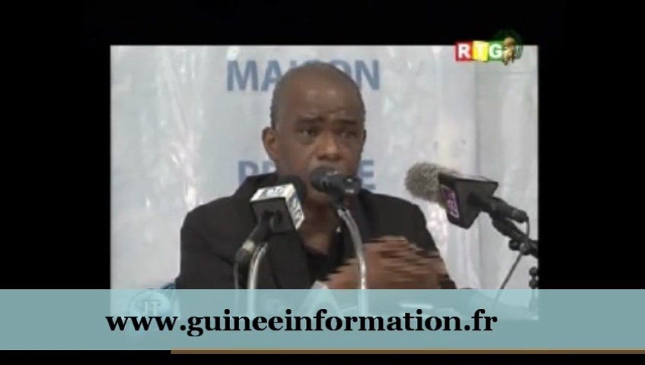 JT RTG DU 27.04.2013  Yaya Kane, directeur des opérations assure le service après vente :"Le président n'a pas pris ne décision unilatérale, c'est la CENI"