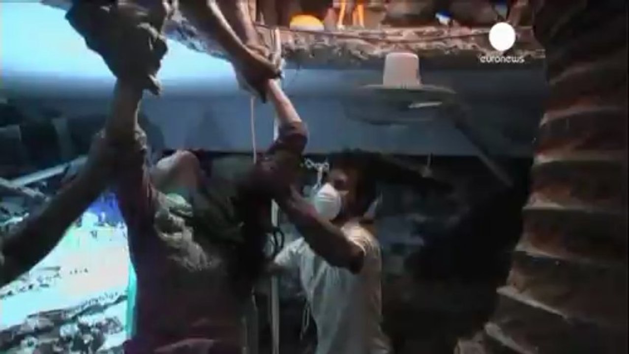 Bangladesh: hope of finding survivors diminishes