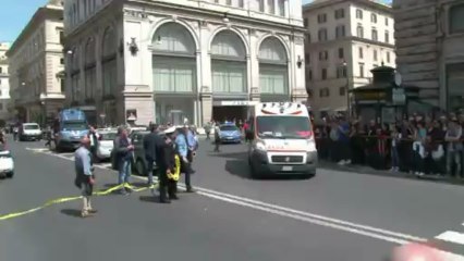 Three hurt in shooting as new Italy government sworn in