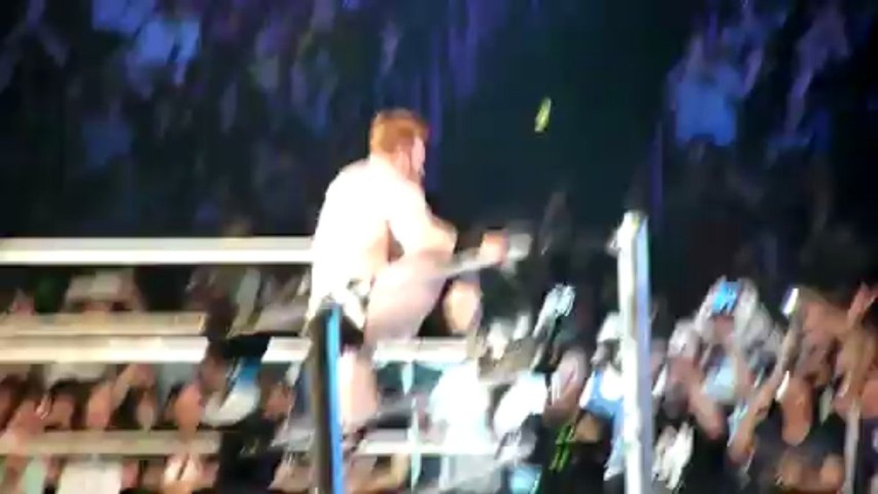 10 - Dernières minutes du match 09 - Mark Henry contre Sheamus