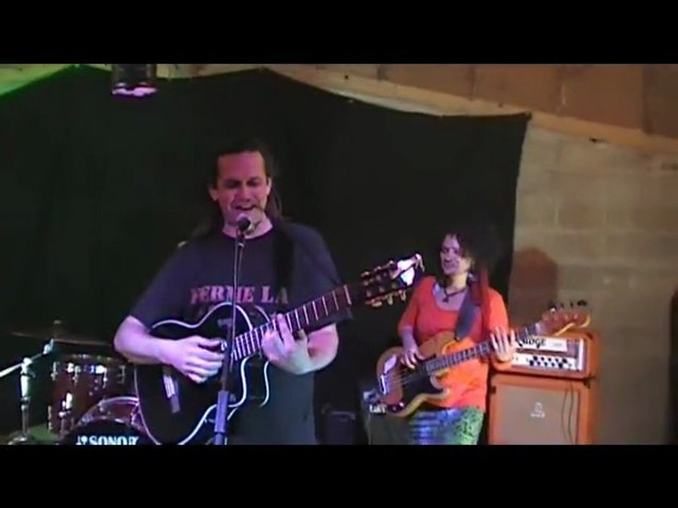 Les cordes sans mêle, à la ferme des bouillons, à Mont saint aignan, le20 avril 2013.