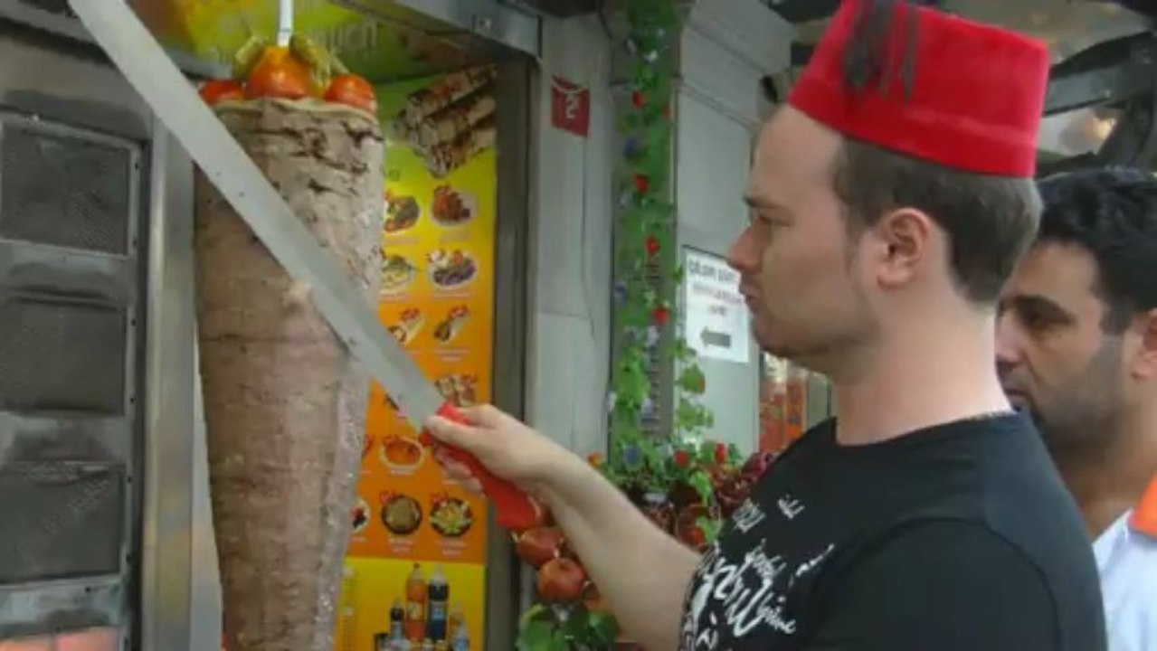 Istanbul not Constantinople, sung in Turkish by Benny