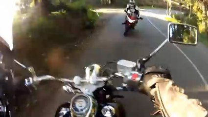 Télécharger la video: Motard percuté de face par une moto