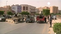 Antiguos milicianos armados cercan el ministerio libio...