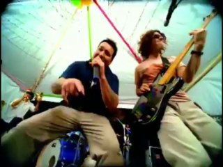 Smash Mouth Wrecks I'm a Believer