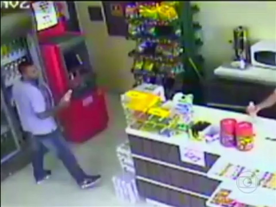 Bandidos matam dentista após descobrir que ela tinha apenas R$ 30 na conta