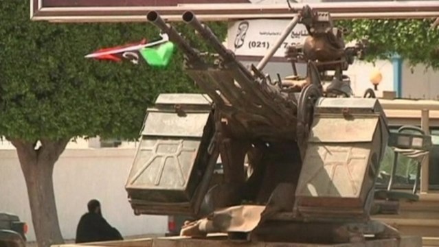 Gunmen surround Libyan foreign ministry