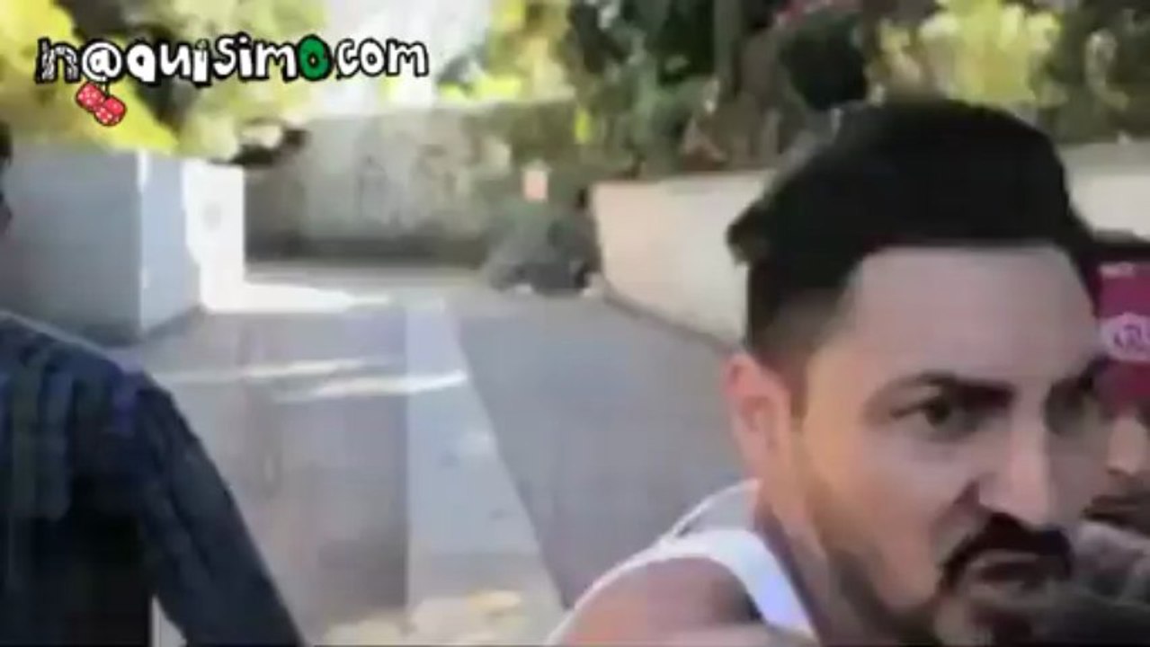 Un zombie que te dejara muerto de risa