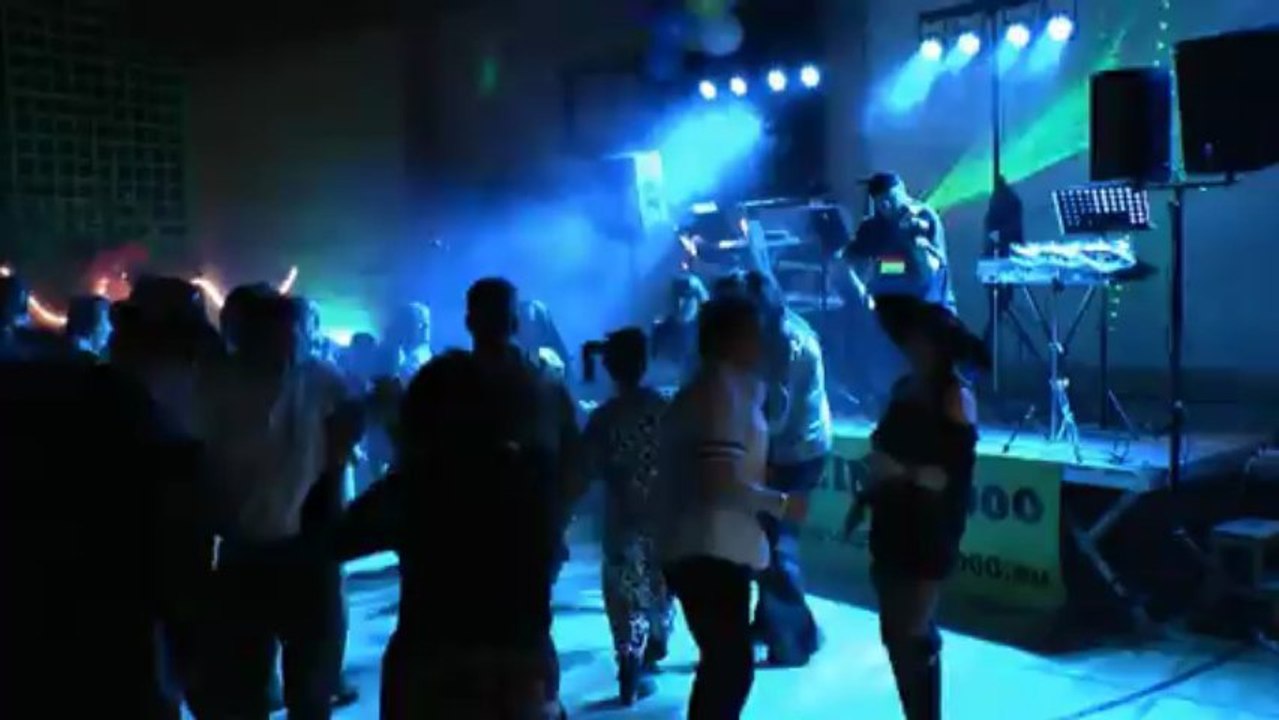 Hochzeitsband Partyband Skyline2000 mit Sängerin