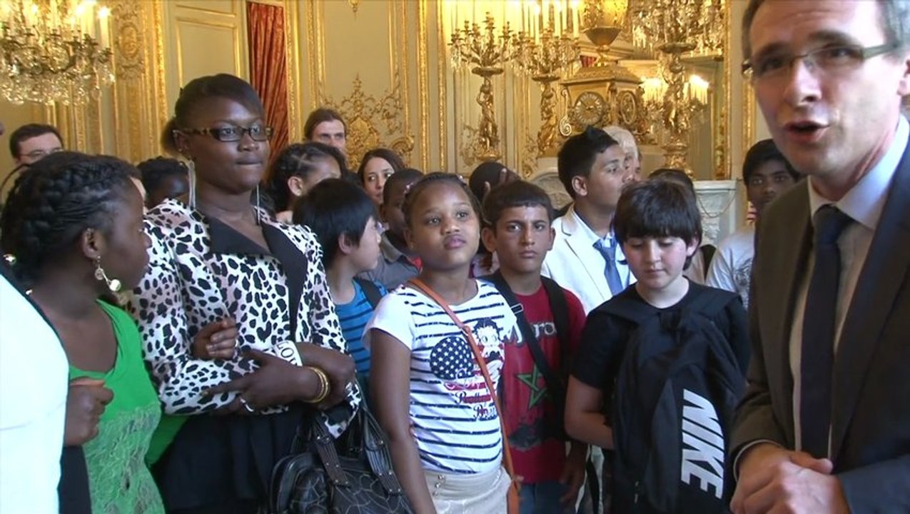 Des élèves du collège Georges-Politzer de La Courneuve reçus à l'Assemblée Nationale