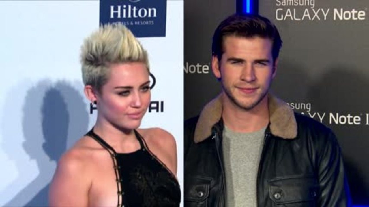 Miley Cyrus trägt Verlobunsgring gerne
