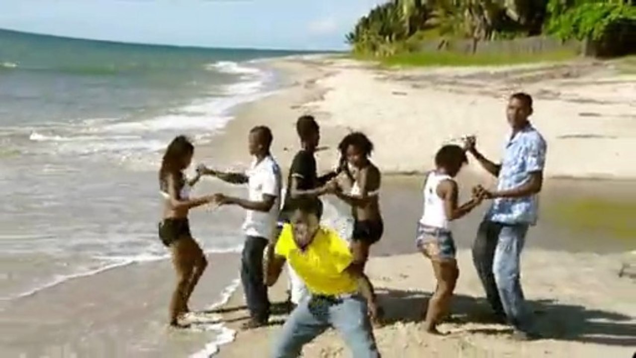 SATA   -   MAMPITE HODY   (gasy - malagasy